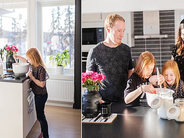 Todelt bilde av en familie som har bygget et Älvsbyhus
